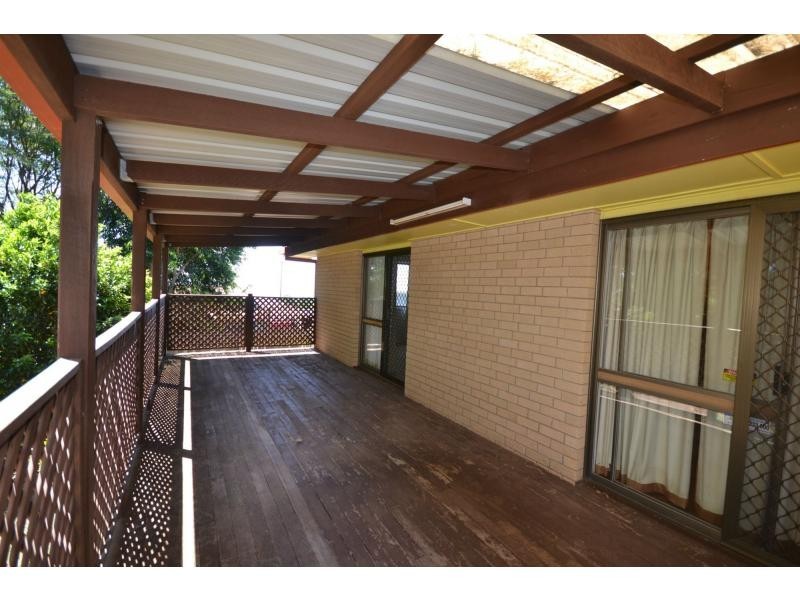 1 Reginald Street, Mount Lofty QLD 4350