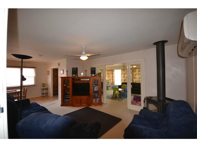 43 Hoey Street, Kearneys Spring QLD 4350