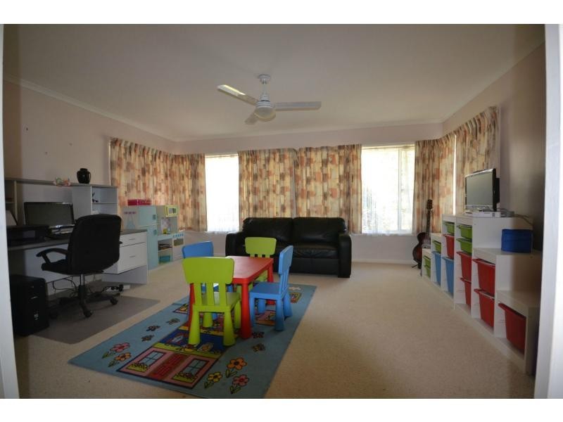 43 Hoey Street, Kearneys Spring QLD 4350