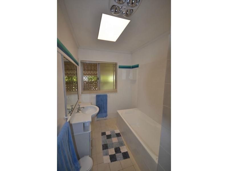 43 Hoey Street, Kearneys Spring QLD 4350