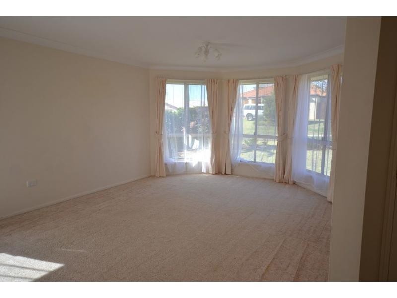 7 La Vista Court, Middle Ridge QLD 4350