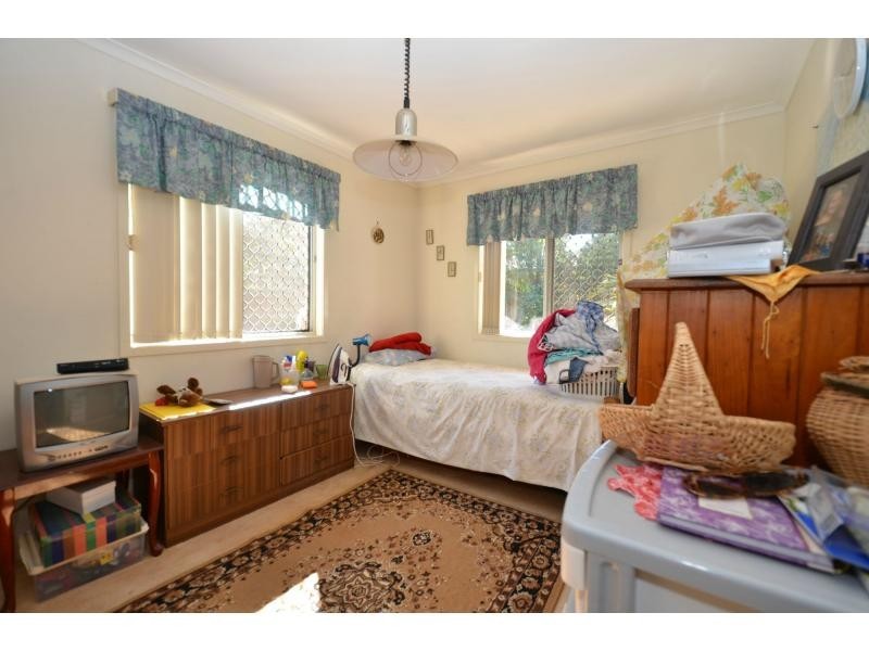 5 Sampson Street, Wilsonton QLD 4350