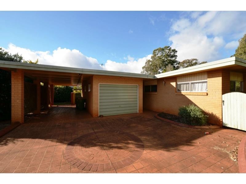 434 Hume Street, Middle Ridge QLD 4350