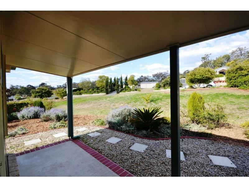 18 Roderick Drive, Cotswold Hills QLD 4350