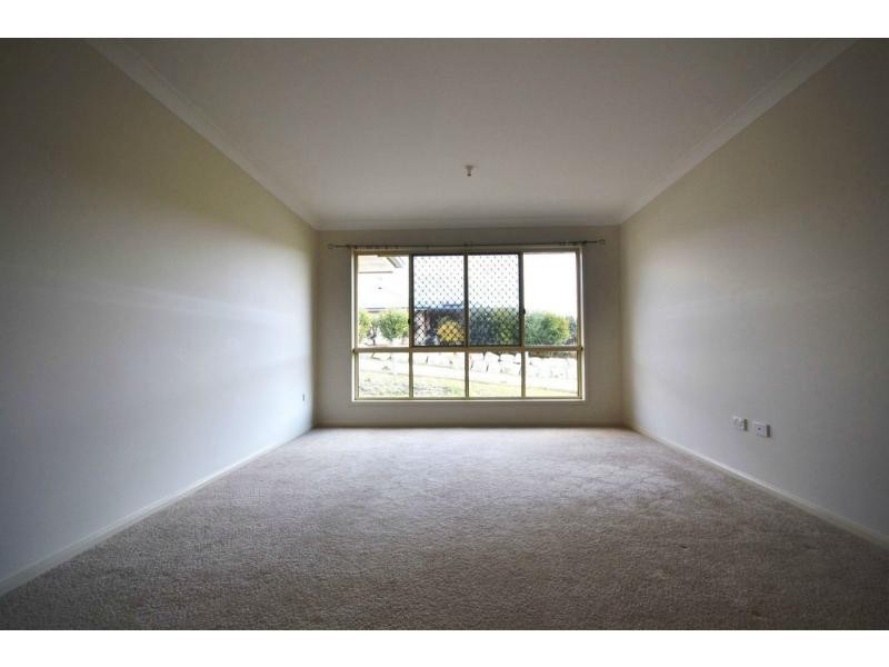 18 Roderick Drive, Cotswold Hills QLD 4350