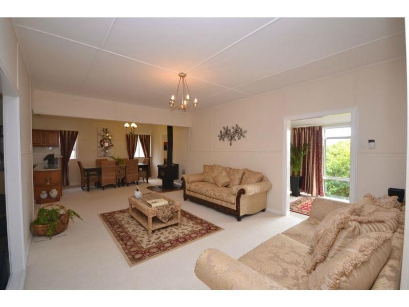 42 Toowoomba Oakey Road, Oakey QLD 4401