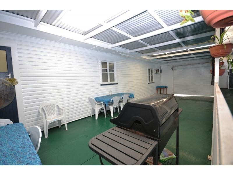 42 Toowoomba Road, Oakey QLD 4401