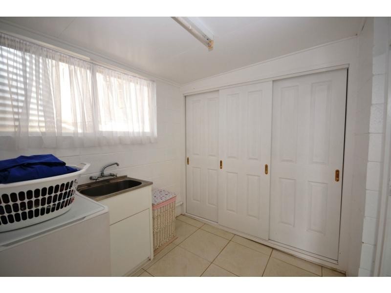 42 Toowoomba Road, Oakey QLD 4401