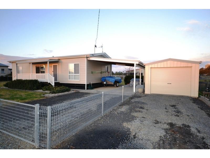 3 Paterson Street, Cambooya QLD 4358