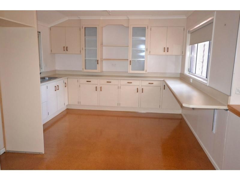 43 Hoey Street, Kearneys Spring QLD 4350