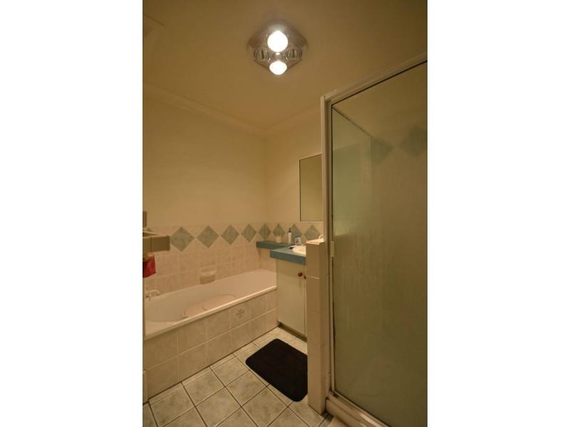 18 Beer Court, Kearneys Spring QLD 4350