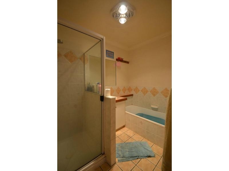 18 Beer Court, Kearneys Spring QLD 4350