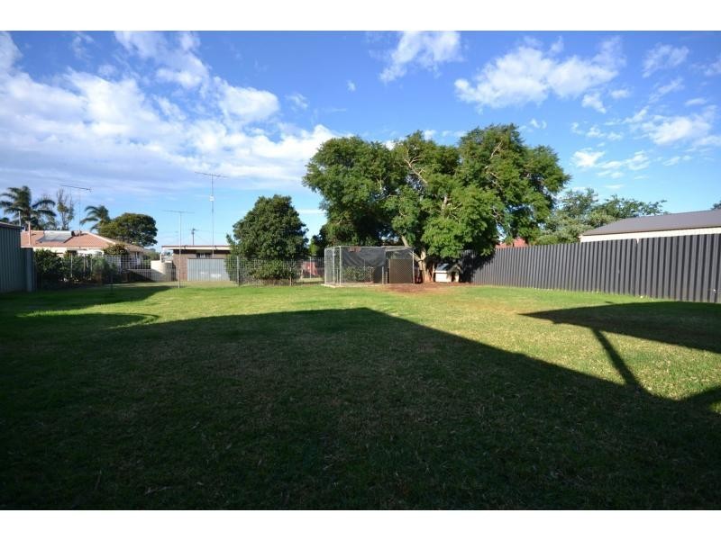 28 Friend Street, Harristown QLD 4350