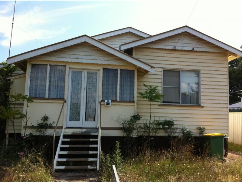 2a Jenkins Street, Newtown QLD 4350