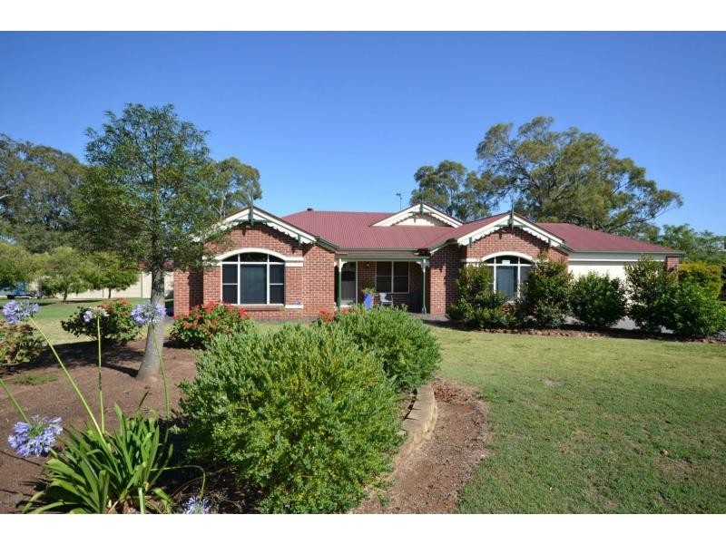 16 Calim Street, Cotswold Hills QLD 4350