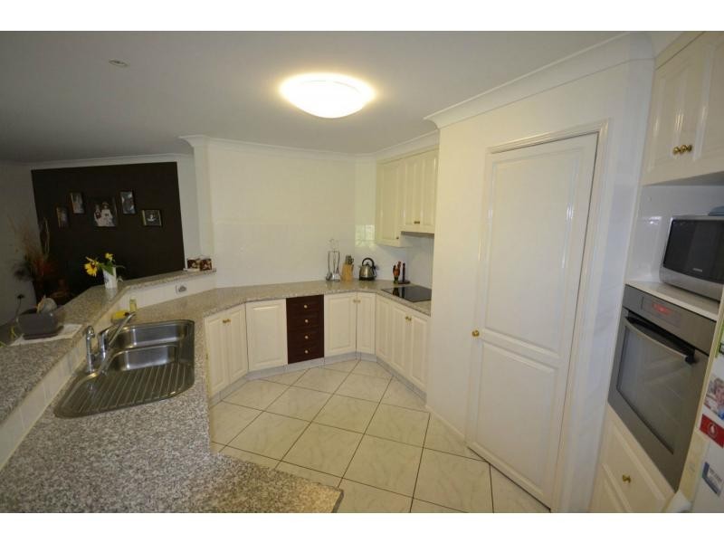 16 Calim Street, Cotswold Hills QLD 4350