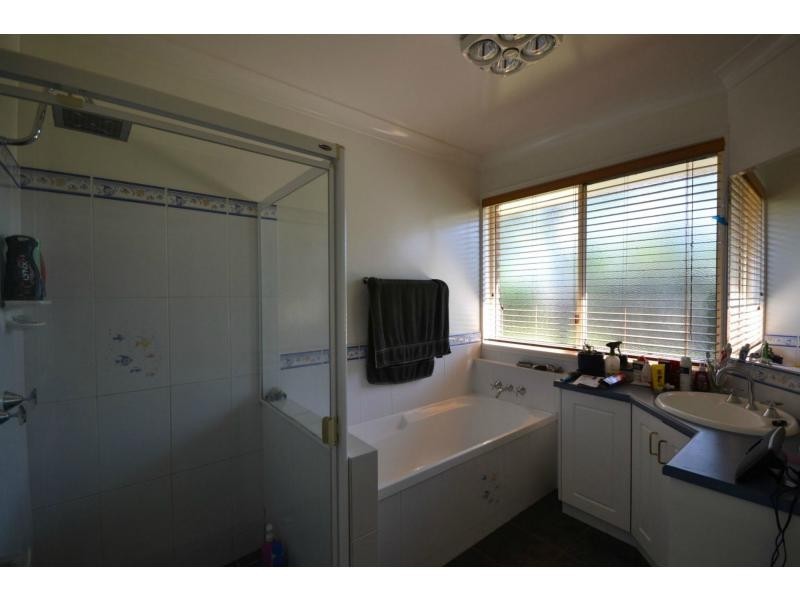 16 Calim Street, Cotswold Hills QLD 4350