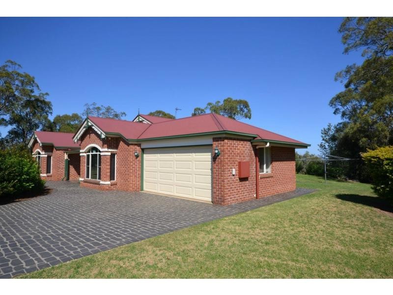16 Calim Street, Cotswold Hills QLD 4350
