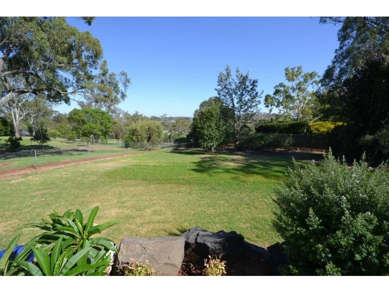 16 Calim Street, Cotswold Hills QLD 4350