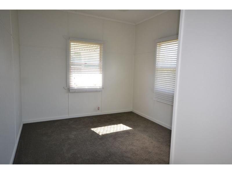 6 Jonathan Street, Rockville QLD 4350