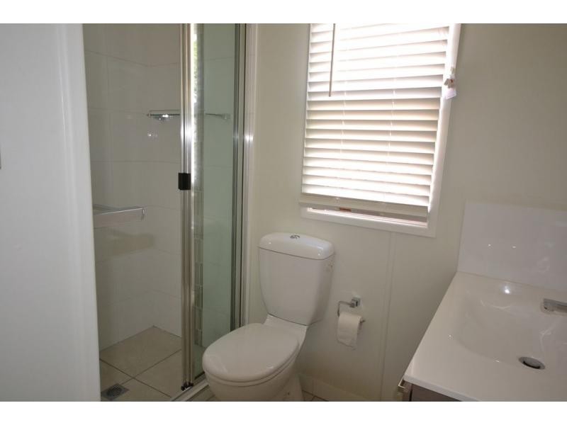 6 Jonathan Street, Rockville QLD 4350