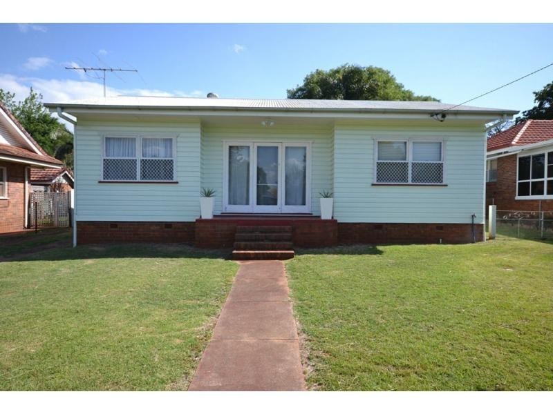 6 Jonathan Street, Rockville QLD 4350