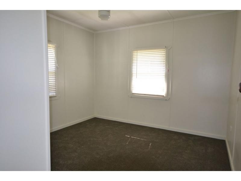 6 Jonathan Street, Rockville QLD 4350