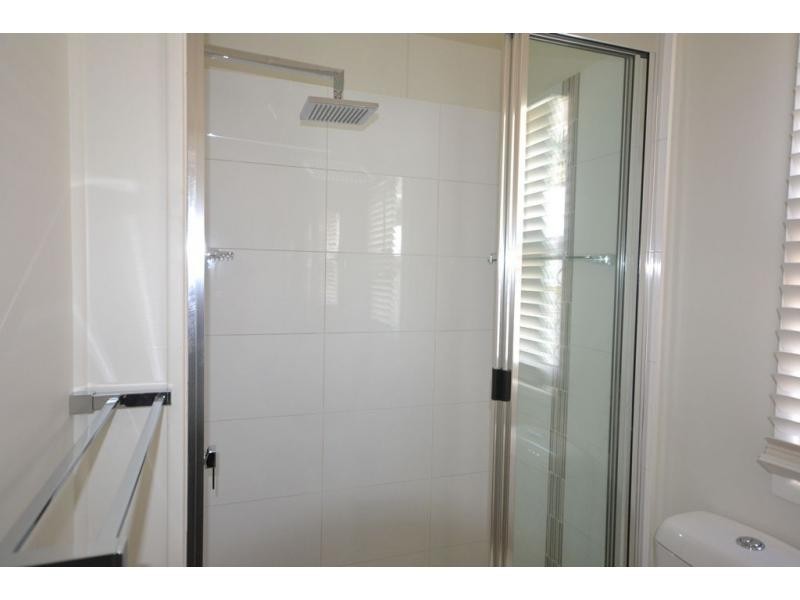 6 Jonathan Street, Rockville QLD 4350