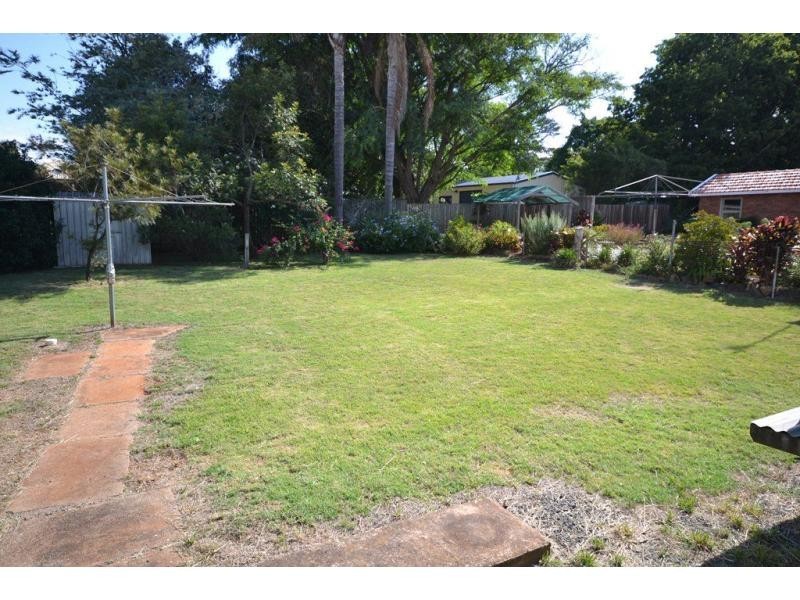 6 Jonathan Street, Rockville QLD 4350