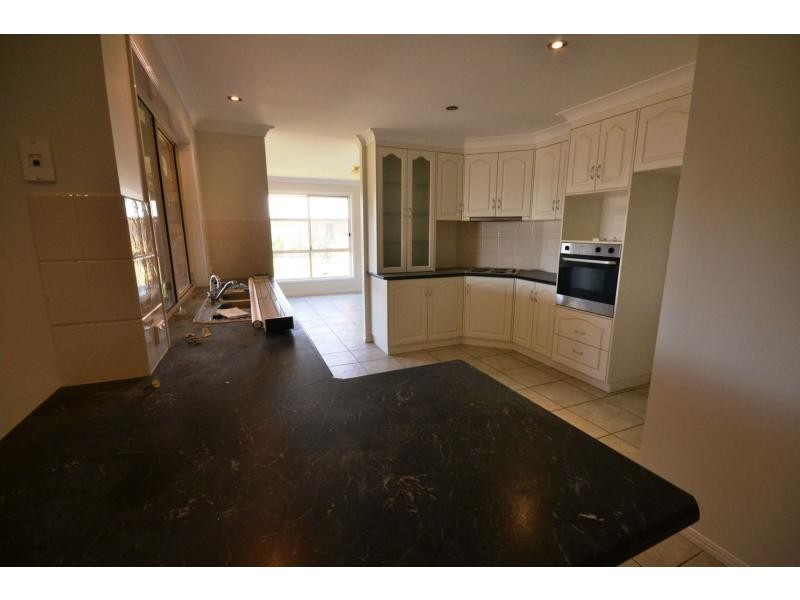 7 Federation Drive, Highfields QLD 4352