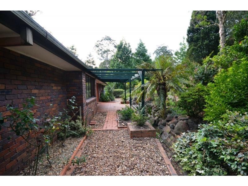 17A Hilltop Crescent, Blue Mountain Heights QLD 4350