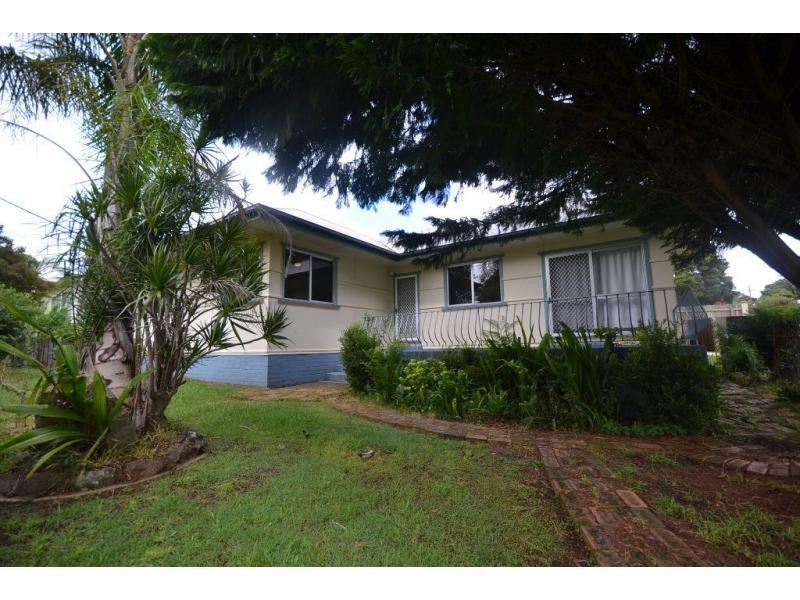 1//77 Ramsay Street, Centenary Heights QLD 4350