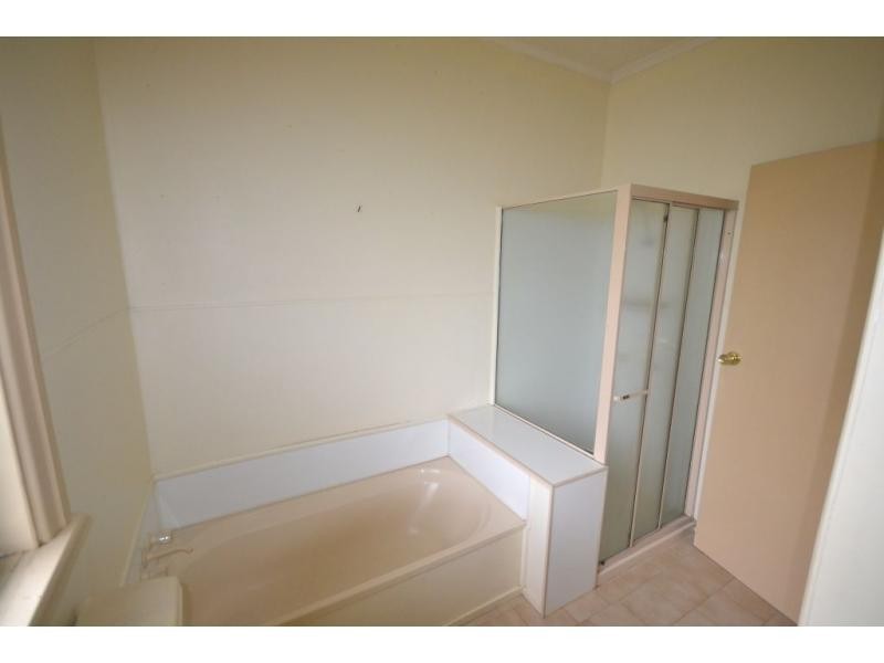 1//77 Ramsay Street, Centenary Heights QLD 4350