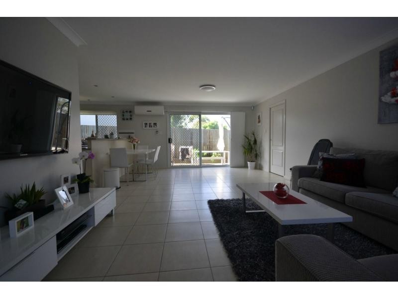 Unit 4/11 Hillside Street, Newtown QLD 4350