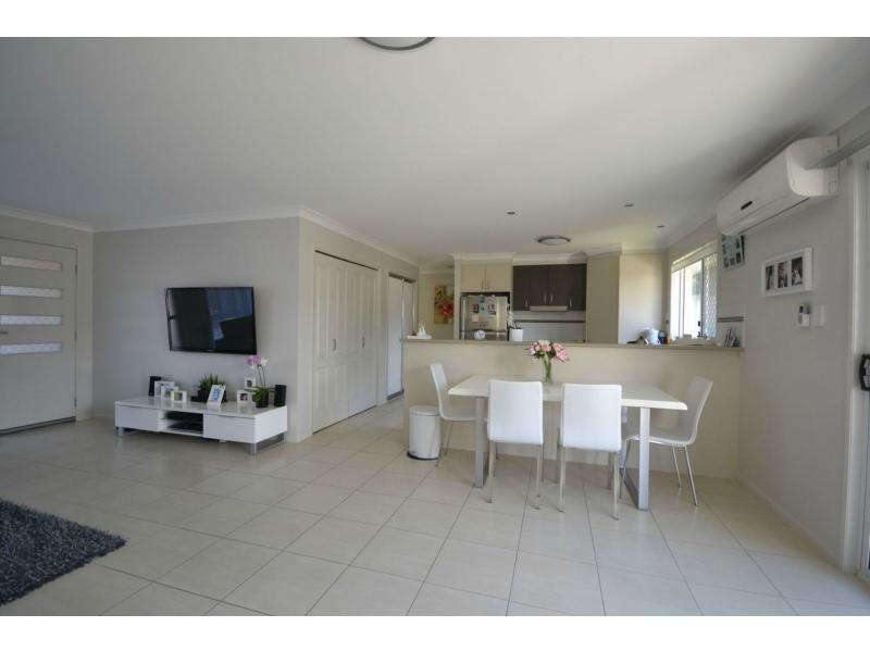 Unit 4/11 Hillside Street, Newtown QLD 4350