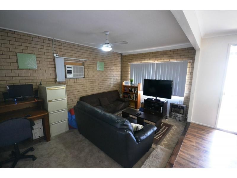 8 Wright Street, Oakey QLD 4401