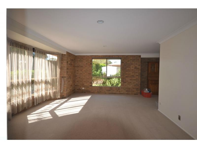 166 Nelson Street, Kearneys Spring QLD 4350