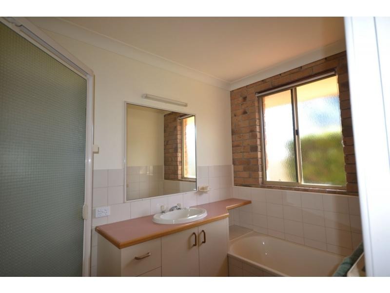166 Nelson Street, Kearneys Spring QLD 4350