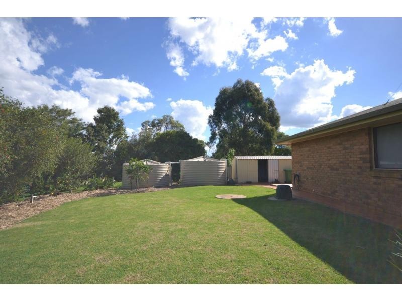 166 Nelson Street, Kearneys Spring QLD 4350