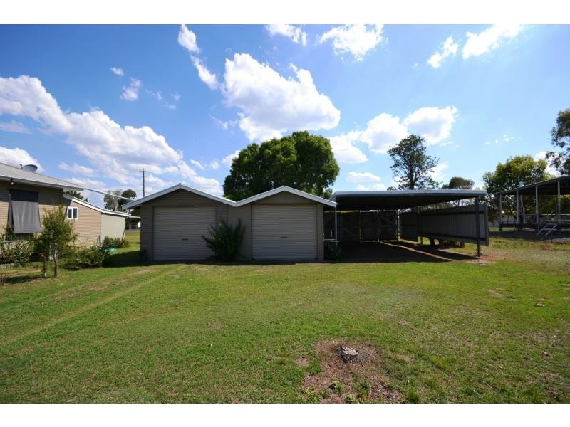 25 Queen Street, Oakey QLD 4401