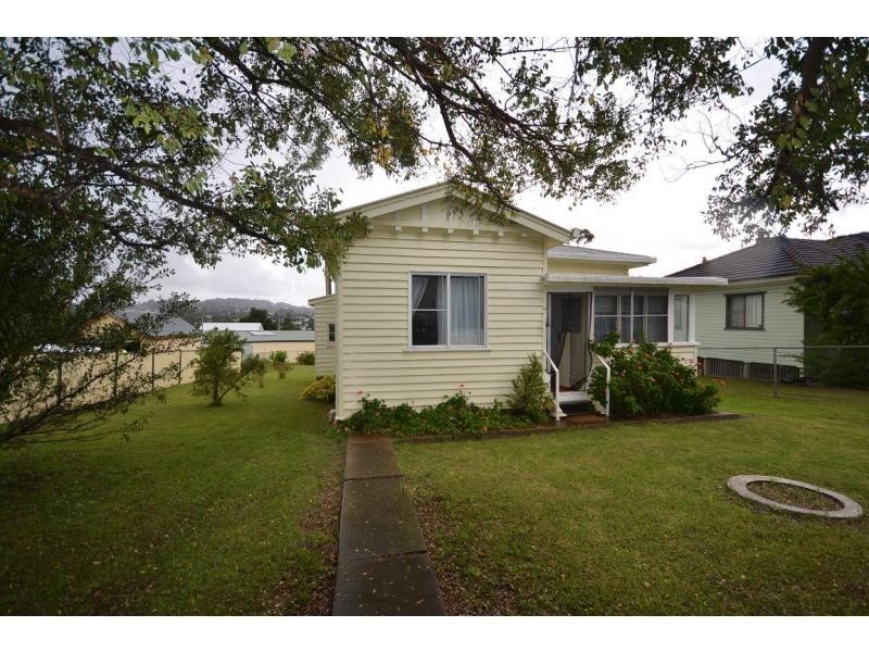 6 Hillside Street, Newtown QLD 4350