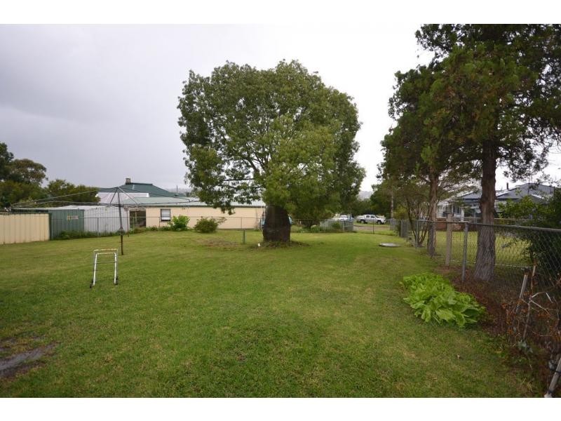 6 Hillside Street, Newtown QLD 4350