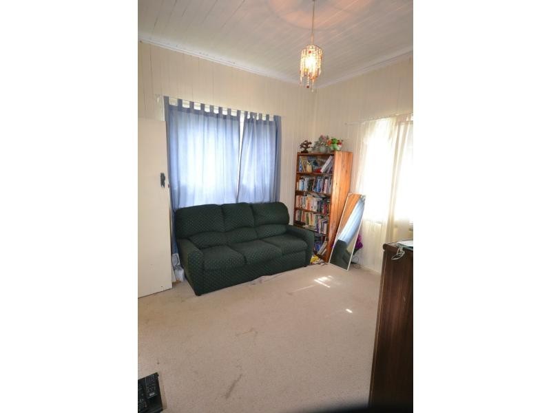 6 Hillside Street, Newtown QLD 4350