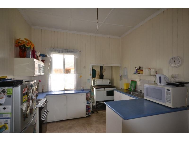 6 Hillside Street, Newtown QLD 4350