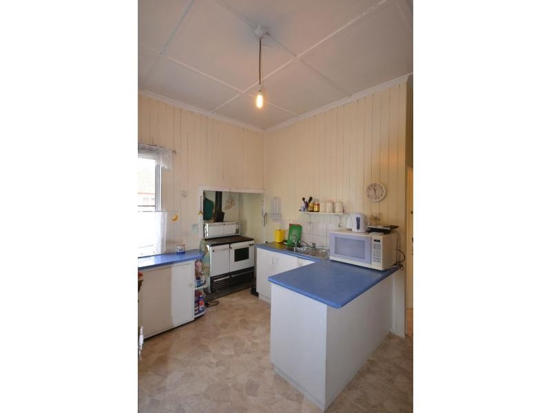 6 Hillside Street, Newtown QLD 4350