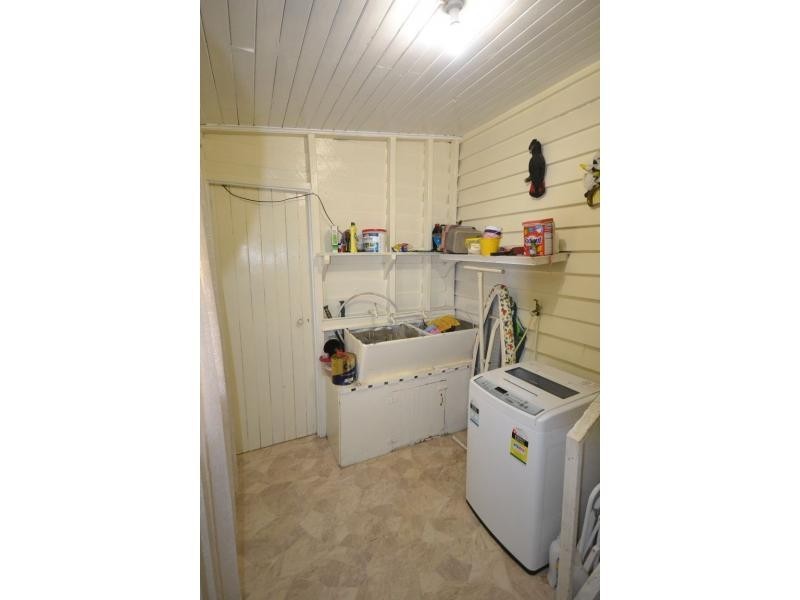 6 Hillside Street, Newtown QLD 4350