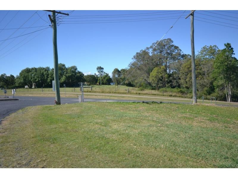 9 Biggs Road, Withcott QLD 4352