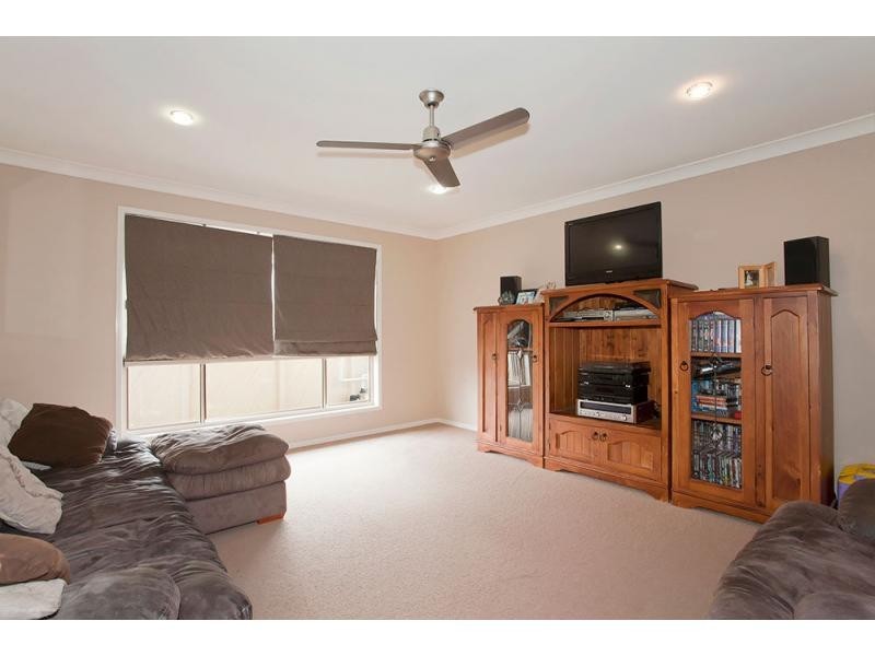 44 Wareena Crescent, Glenvale QLD 4350