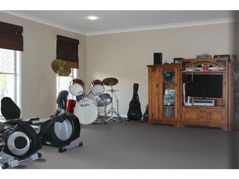 44 Wareena Crescent, Glenvale QLD 4350