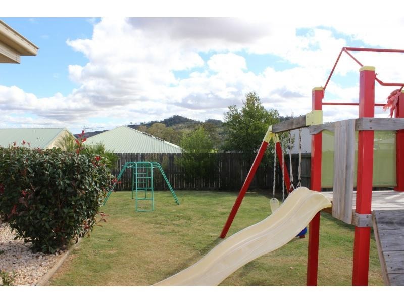 44 Wareena Crescent, Glenvale QLD 4350